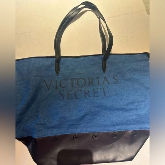- Brand new Victoria Secret blue tote bag - Picture 1 of 1